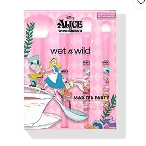 🎉H/P🥳•DISNEY•NWT/NIB LIMITED EDITION "ALICE IN WONDERLAND" 4-PIECE MAKE-UP SET